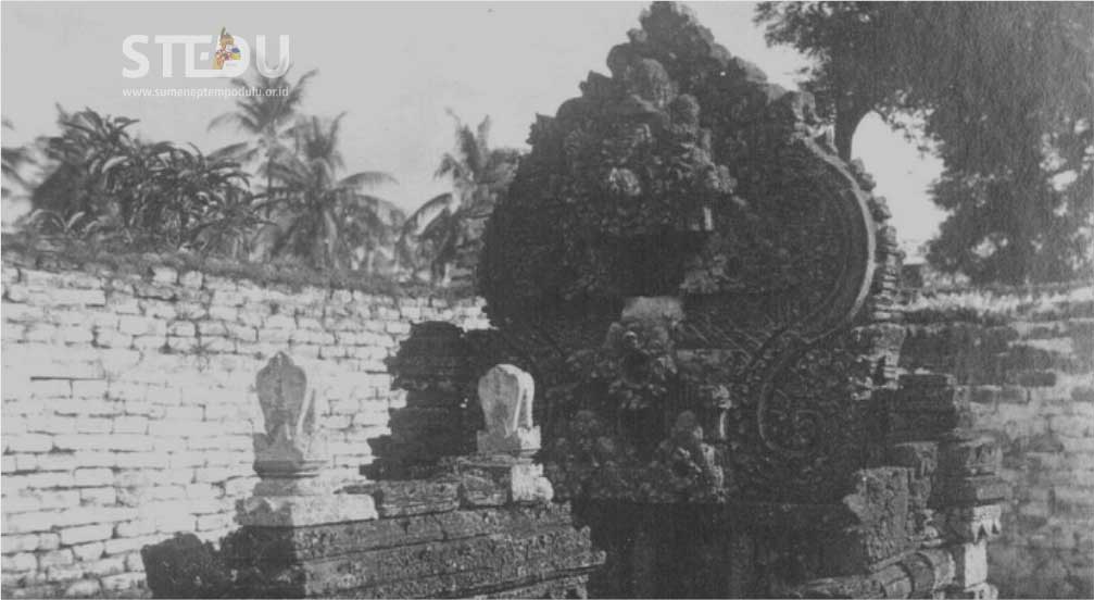 Situs Makam di Desa Kolpajung, Kabupaten Pamekasan sekitar tahun 1940 - NMVW