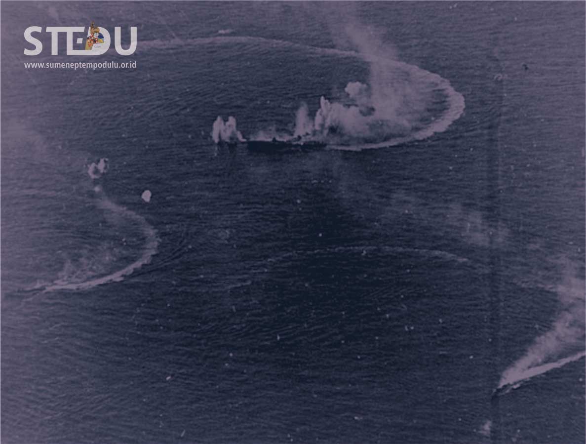 Suasana Pertempuran Laut selama Perang Dunia II | Wikipedia.id